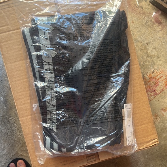 NWT O.G. MEN’s Authentic Calabasas YEEZY Joggers in size XS (28-30) - Picture 5 of 9